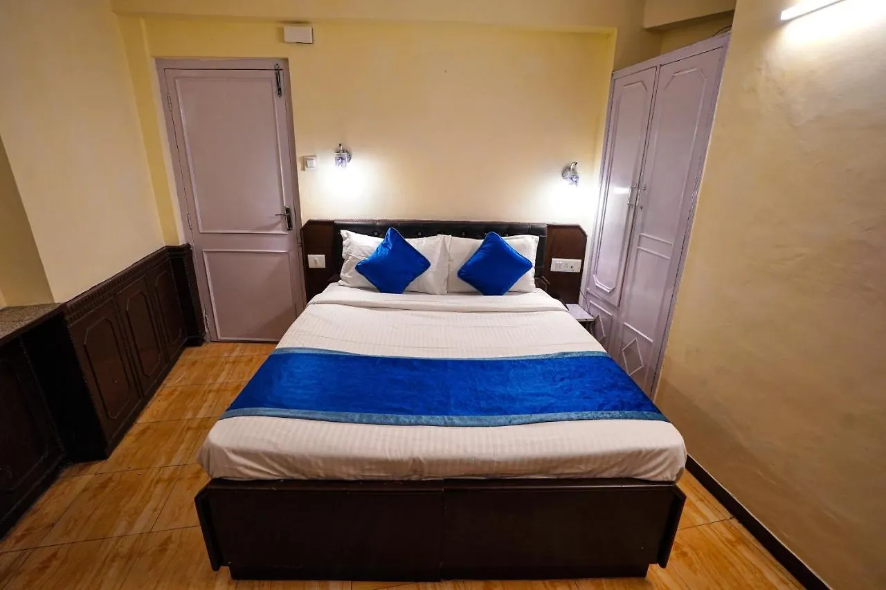 Hotel Atithi Mall Road Shimla 3*,